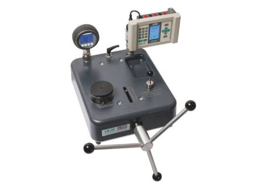 lpc 300 pressure and process process calibrator from Leitenberger